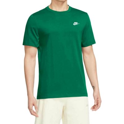 Nike Sportswear Club T-Shirt M